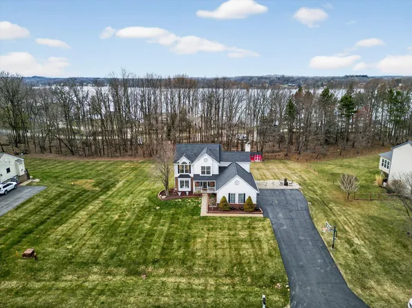 7233 N Lake Orchard Dr, Gregory, MI 48137