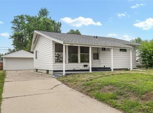 1808 43rd St NE, Cedar Rapids, IA 52402