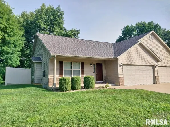 5731 N Frostwood Pkwy, Peoria, IL 61615