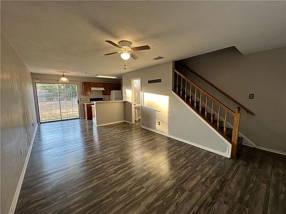 3rd image of 5908 Greengate Dr APT C