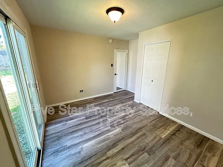 12 Douglas Ct — Photo 8