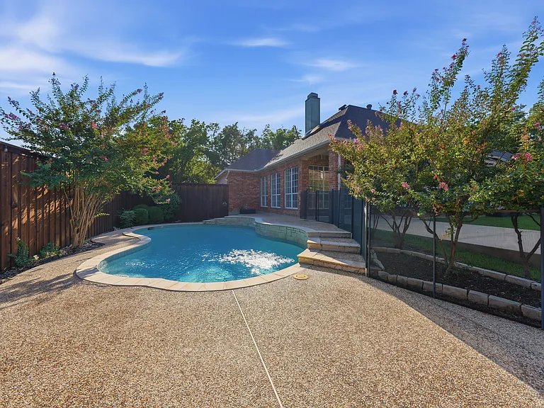 2416 McCarran Dr — Photo 52