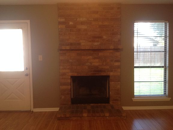 5th image of 306 Trentwood Cir