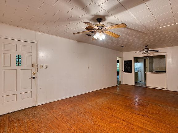 4th image of 607 W Martin St
