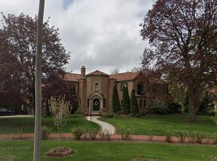 6113 W Washington Blvd, Wauwatosa, WI 53213