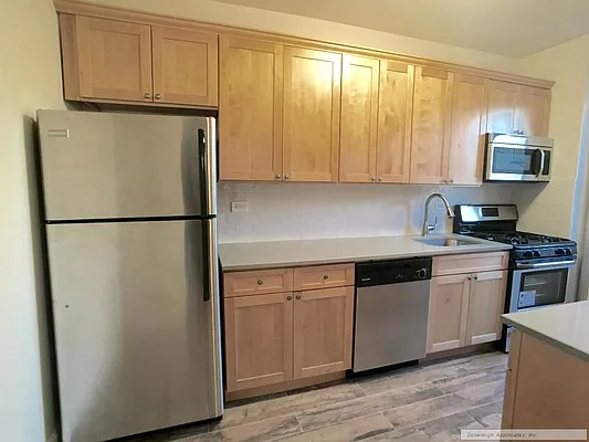 Rented by Sovereign Associates | media 11