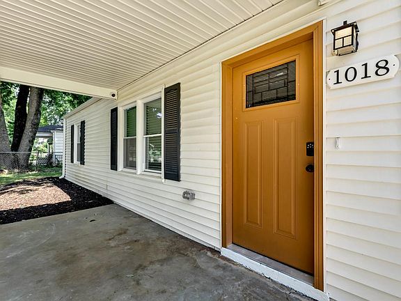 3rd image of 1018 Fairway Dr NW