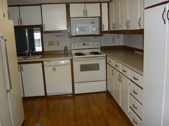 2nd image of 3611 I St NE Unit 172