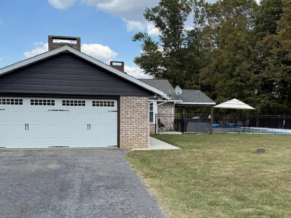 213 Maple Hill Ln, Manns Choice, PA 15550