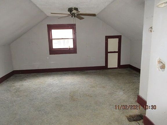 4th image of 1809 Goguac St W