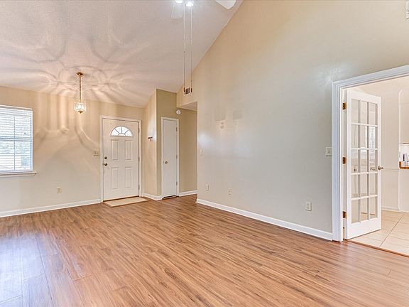 5th image of 1863 S Barton Dr