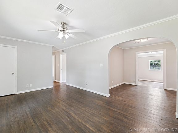 5th image of 1224 N Rosedale Ave