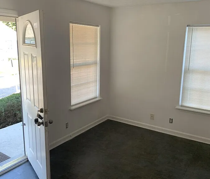 4220 Sunset Ave — Photo 4