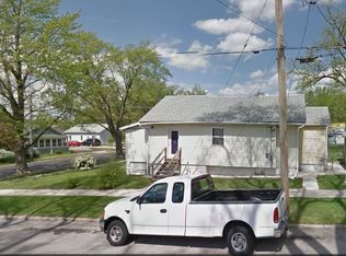 582 S Broadway Ave, Aurora, IL 60505