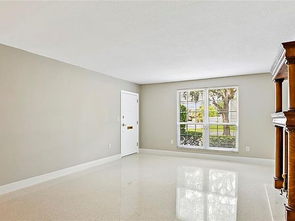 5th image of 515 Bayview Dr NE APT 1