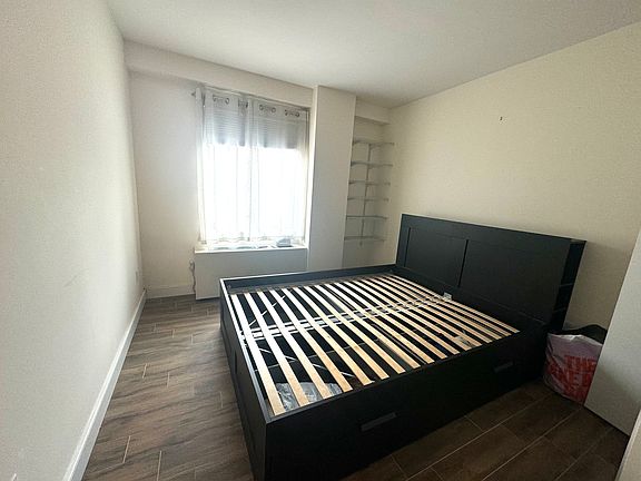 4th image of 25-27 23rd St #3FT