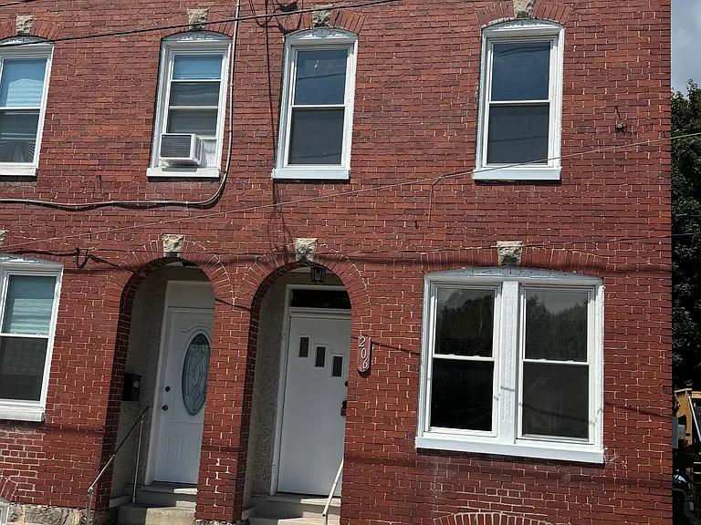 206 Pear St — Photo 13