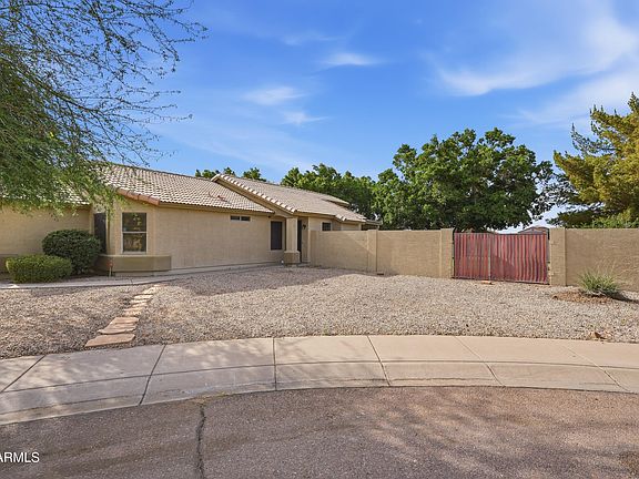 3rd image of 2628 E BEVERLY Road