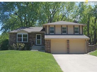 12727 S Sycamore St, Olathe, KS 66062