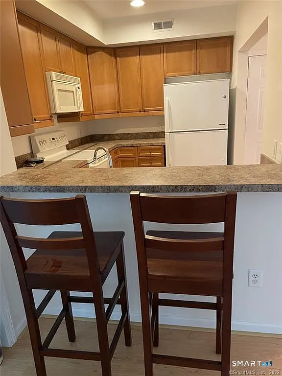 2 bed, 2.0 bath, 1113 sqft, $1,950 — Photo 3