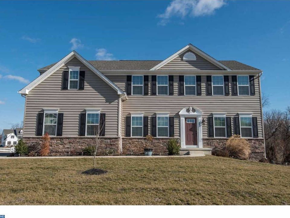 1st image of 242 Parker Dr