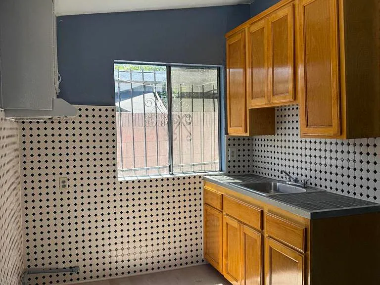 516 S Sadler Ave #3/4 — Photo 5