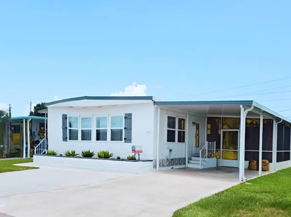 297 1st St E, Nokomis, FL 34275