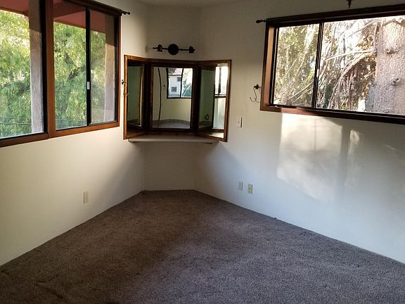 5th image of 9726 Pinewood Ave