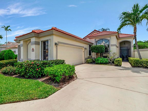 2nd image of 10176 Lexington Circle N