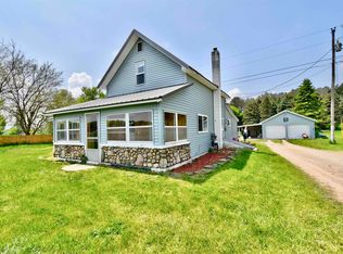 6455 N Crystal Rd, Vestaburg, MI 48891