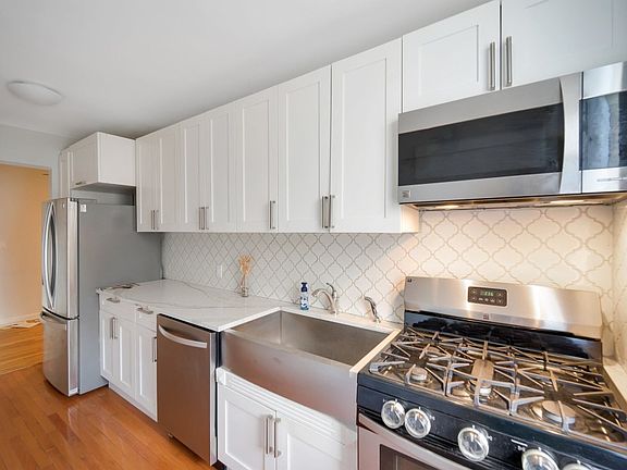 2nd image of 3535 Kings College Pl APT 6D