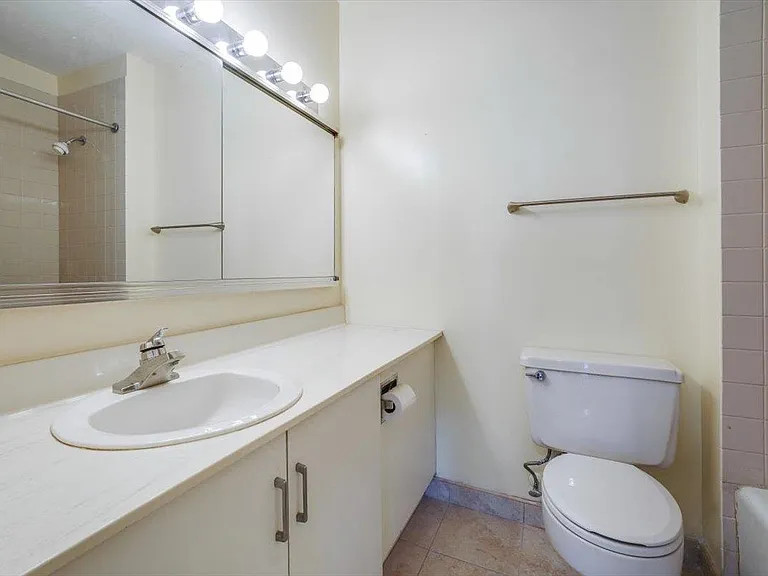 7002 Boulevard East #6H — Photo 14
