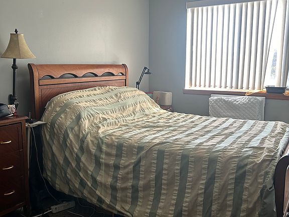 4th image of 8520 Dumont Ave #7B