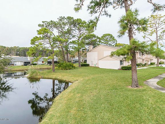 3rd image of 2101 Sandpiper Ct #121