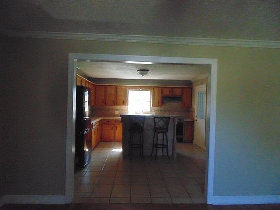 3rd image of 2111 Avenue F