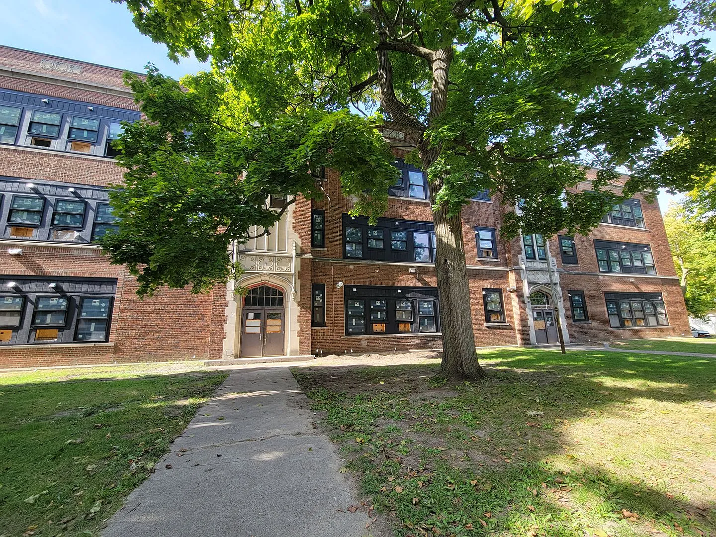 Holmes Street School Apartments — Photo 2