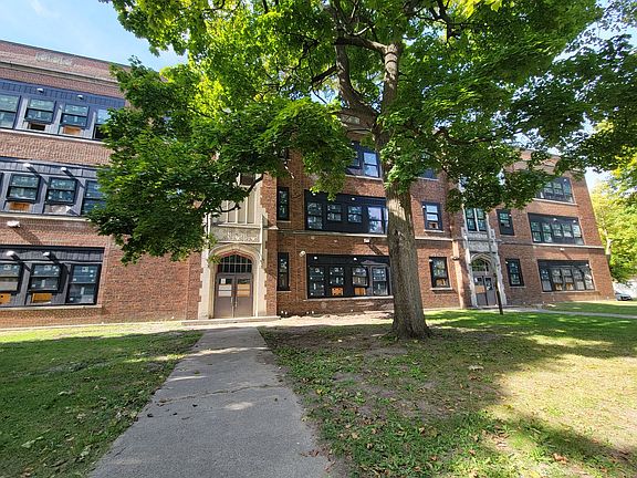 2nd image of 1030 S Holmes St #105