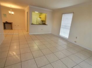 6900 N Kendall Dr APT A102, Pinecrest, FL 33156