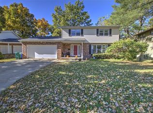 821 W Karen Dr, Decatur, IL 62526