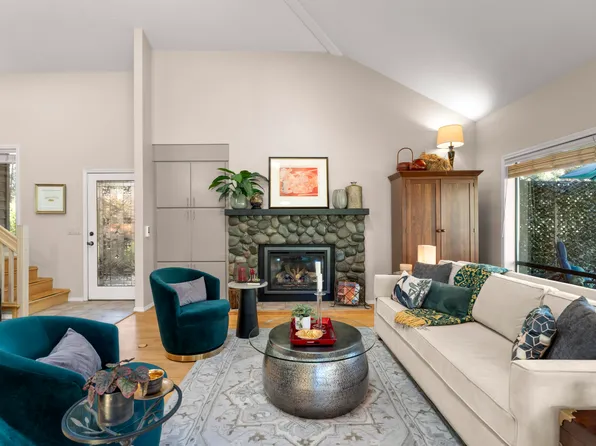 2805 NW Golf Course Dr S, Bend, OR 97703