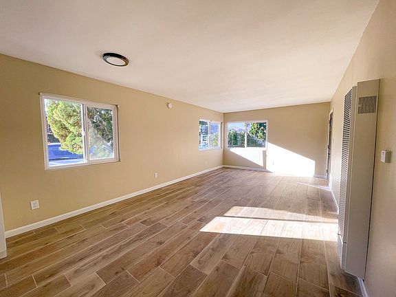 5th image of 1258 Pacific Beach Dr #6