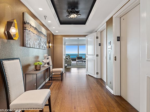4th image of 1418 N Lake Shore Dr APT 15