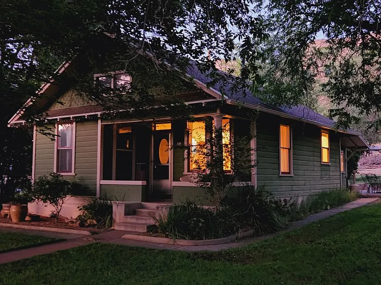 50 N 60 E — Photo 1