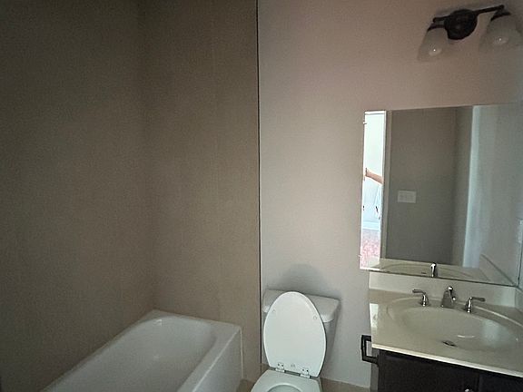 5th image of 348 Laurel Dr SE #B