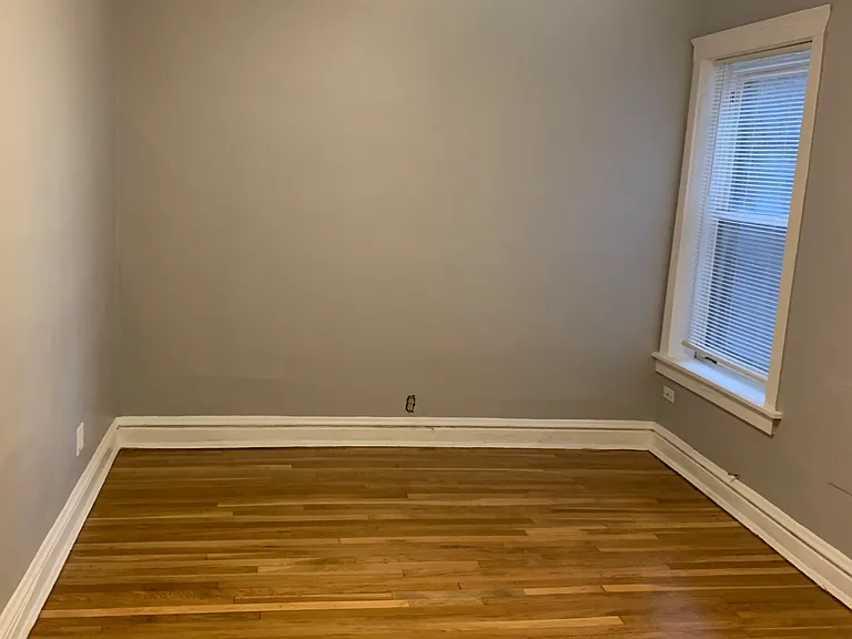 5352 N Winthrop Ave #2 — Photo 3