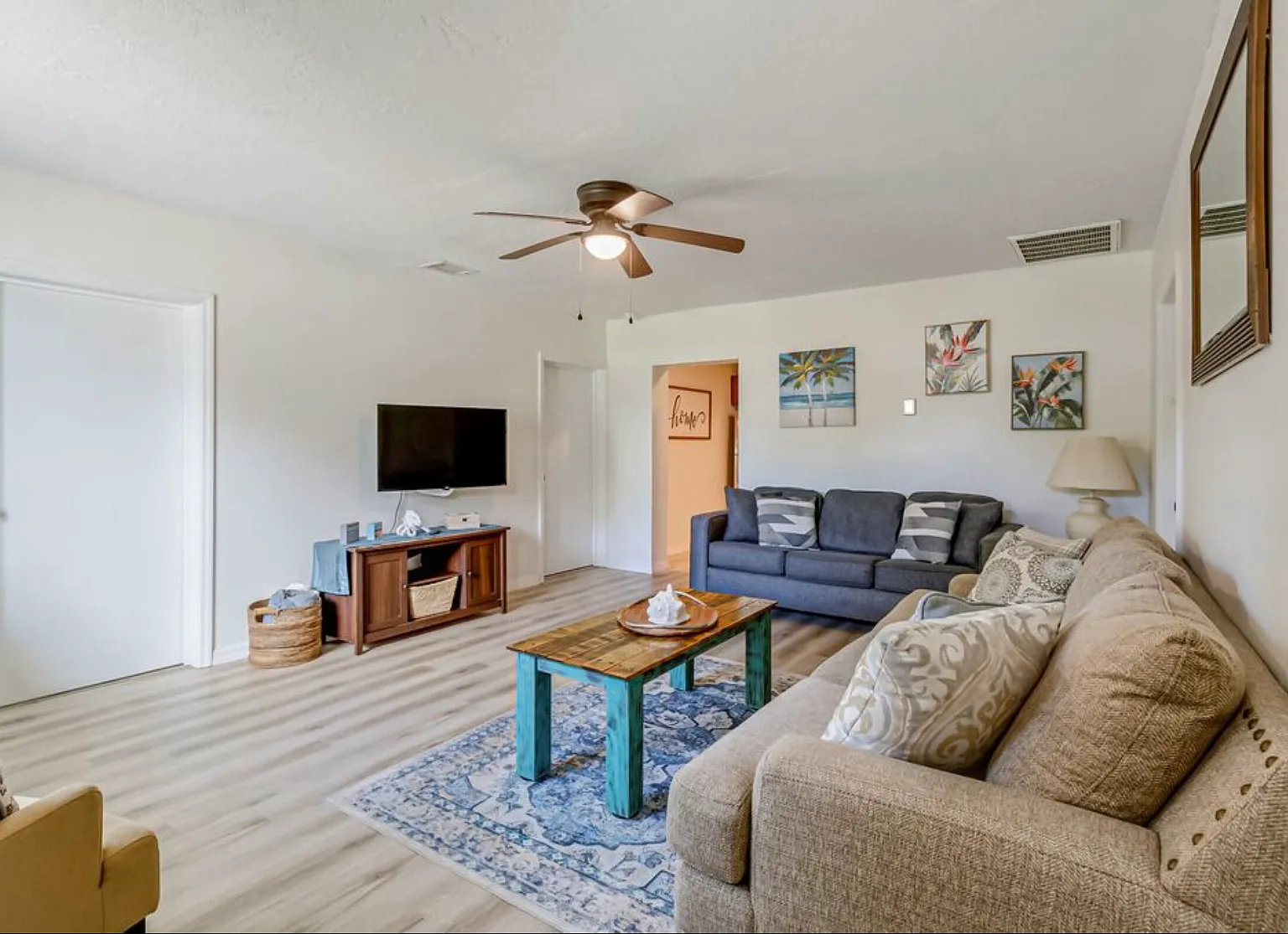 4 bed, $950 — Photo 1