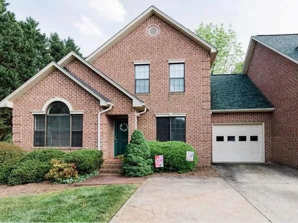 1672 20th Avenue Ct NE, Hickory, NC 28601