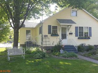 509 Riverside Dr, Waterloo, IA 50703