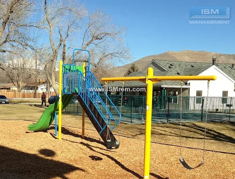 Sierra Springs Apartments — Photo 15