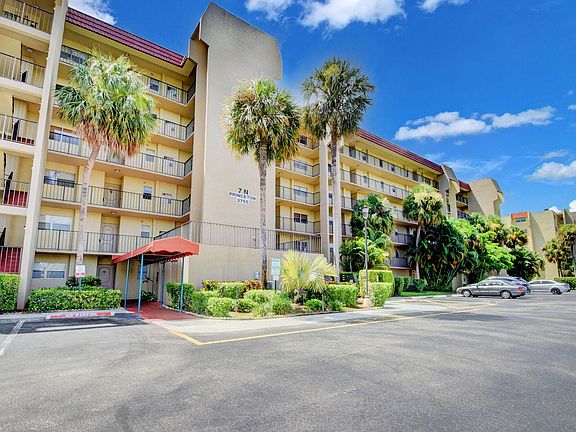 2nd image of 3755 Via Poinciana #504